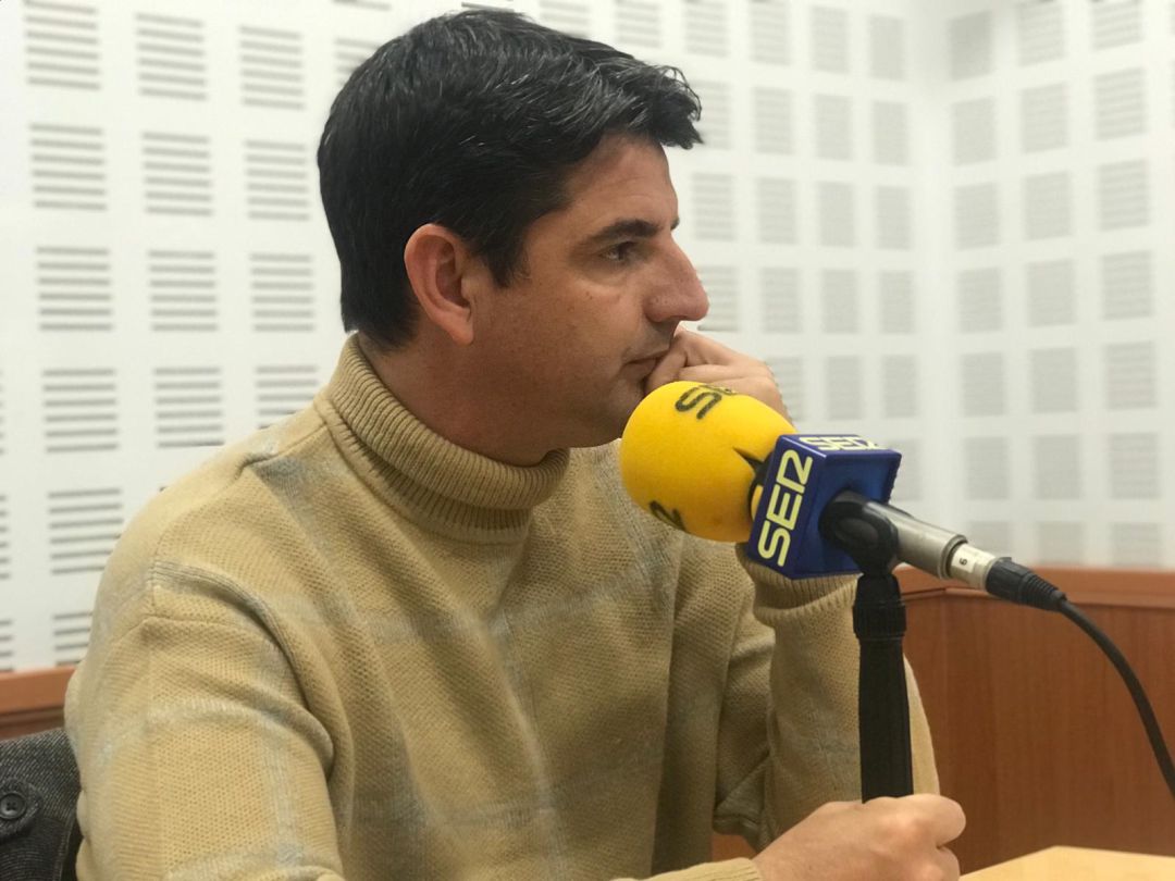 Pedro García en el estudio de Radio Córdoba. Imagen de archivo Pedro García en el estudio de Radio Córdoba. Imagen de archivo