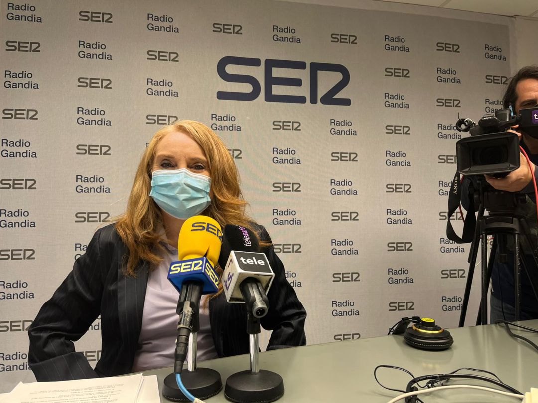 Juana Navarro, concejala de Igualdad, en Radio Gandia SER Juana Navarro, concejala de Igualdad, en Radio Gandia SER