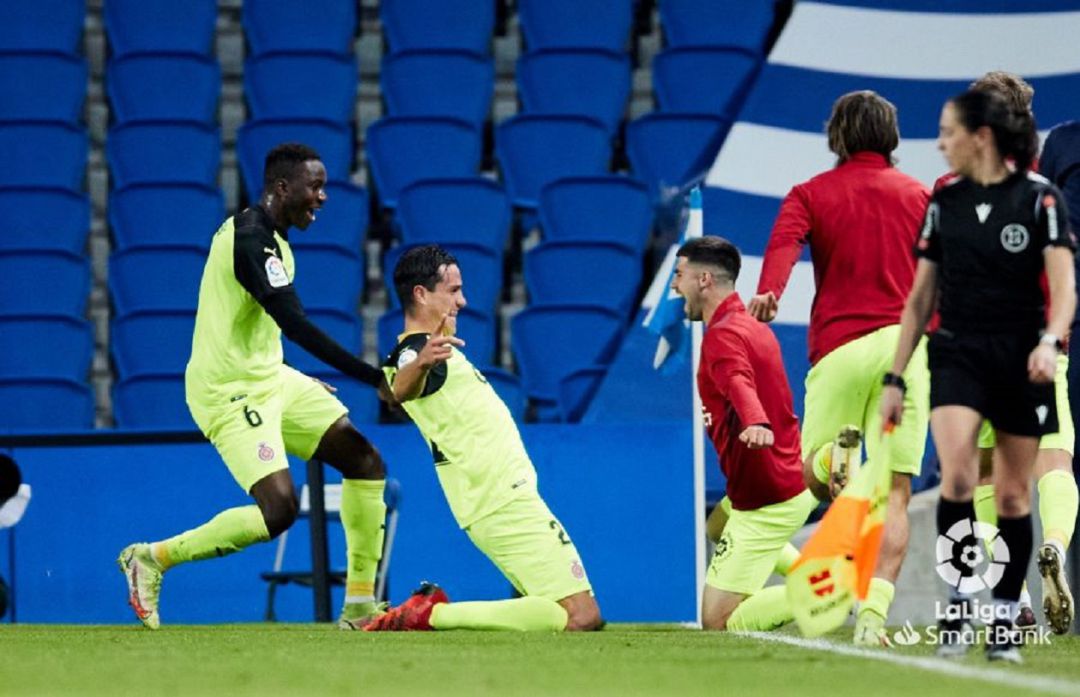 Bernardo, celebrant el segon gol. Bernardo, celebrant el segon gol.