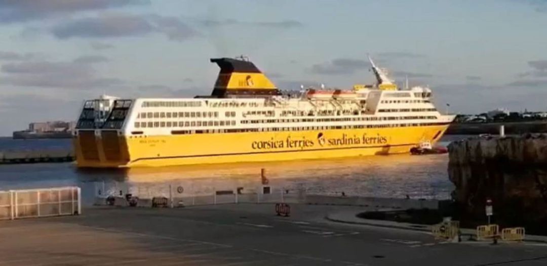 Es vol millorar la seguretat dels vaixells que arriben a Son Blanc amb quatre ducs d'alba. Es vol millorar la seguretat dels vaixells que arriben a Son Blanc amb quatre ducs d'alba.