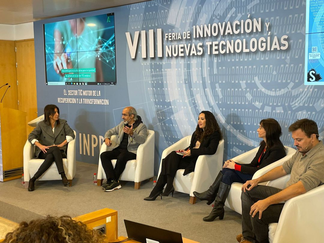 Los participantes en el foro sobre talento femenino y TIcs de la Feria de Innovación Los participantes en el foro sobre talento femenino y TIcs de la Feria de Innovación