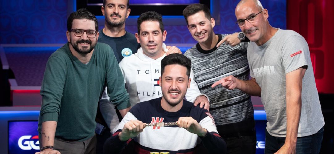 Adrián Mateos, con su cuarto brazalete de campeón en las WSOP de Las Vegas Adrián Mateos, con su cuarto brazalete de campeón en las WSOP de Las Vegas