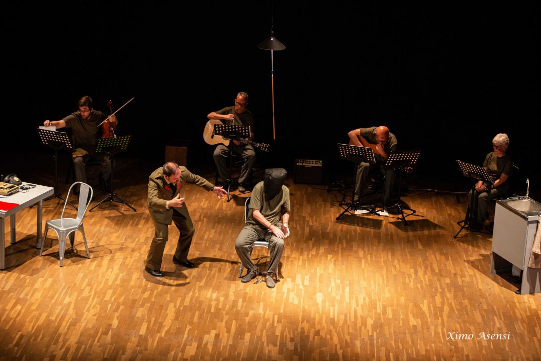 Zorongo Teatre representarà aquest dijous a Alcoi 'Pere i el capità'. Zorongo Teatre representarà aquest dijous a Alcoi 'Pere i el capità'.