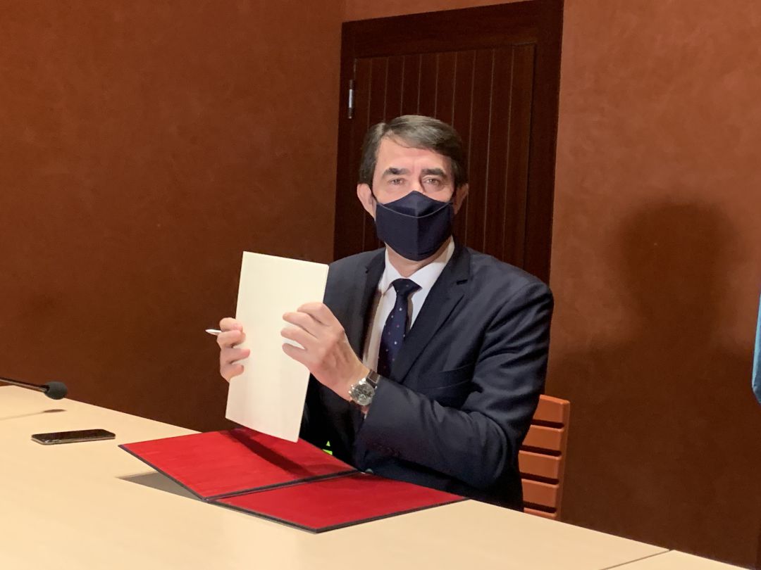 Consejero de Fomento y Medio Ambiente Consejero de Fomento y Medio Ambiente