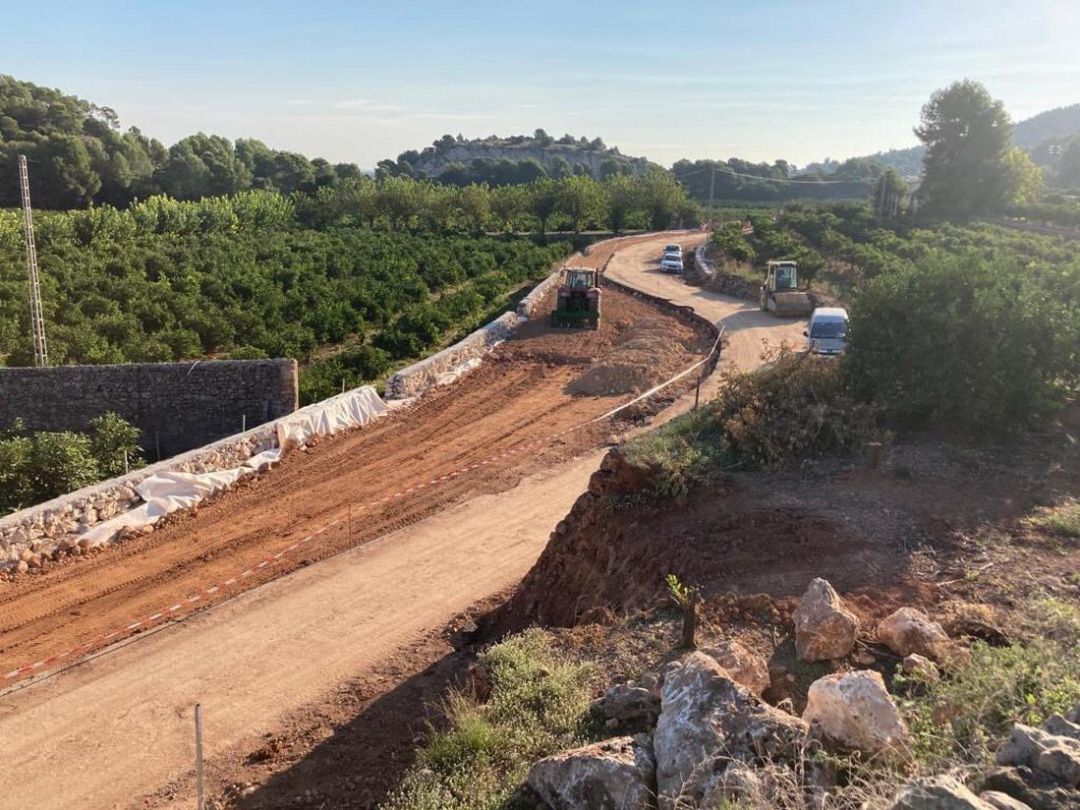 Obras en la carretera de La Font a Oliva Obras en la carretera de La Font a Oliva