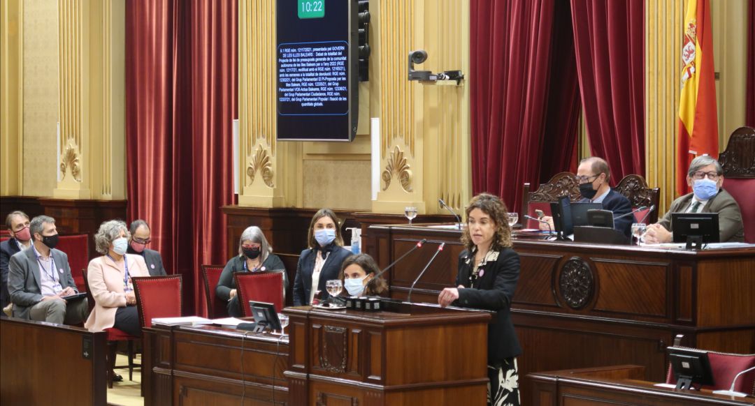 Un momento durante la sesión en el Parlament balear Un momento durante la sesión en el Parlament balear