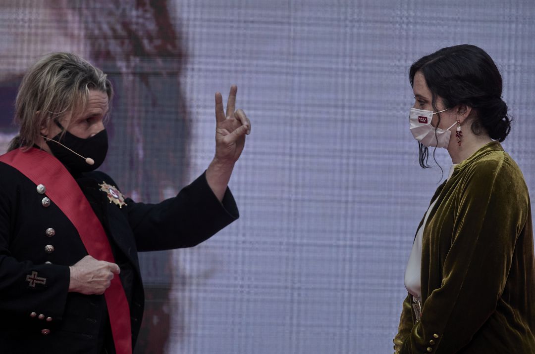 Nacho Cano recibe la Gran Cruz de la orden del 2 de mayor por parte de la presidenta de la Comunidad de Madrid, Isabel Díaz Ayuso Nacho Cano recibe la Gran Cruz de la orden del 2 de mayor por parte de la presidenta de la Comunidad de Madrid, Isabel Díaz Ayuso