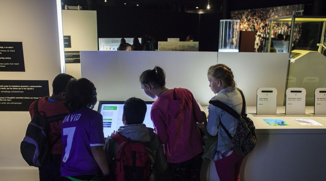 Participación en una exposición interactiva del Museo Nacional de Ciencia y Tecnología Participación en una exposición interactiva del Museo Nacional de Ciencia y Tecnología