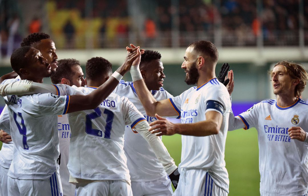 Los jugadores del Real Madrid celebran un tanto Los jugadores del Real Madrid celebran un tanto