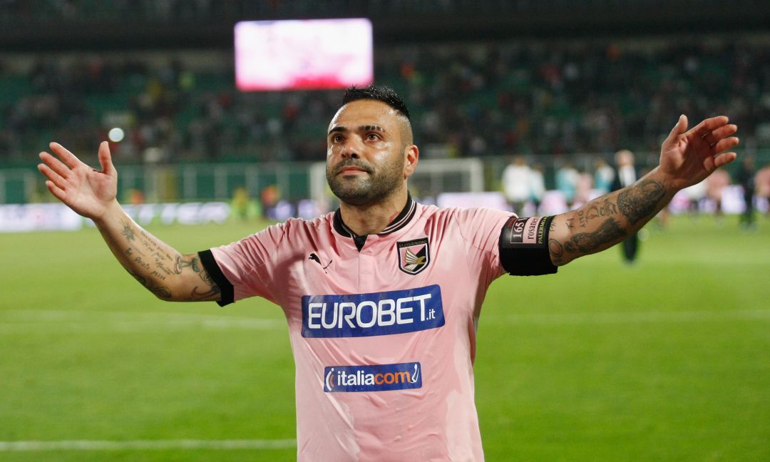 Miccoli durante un partido con el Palermo Miccoli durante un partido con el Palermo