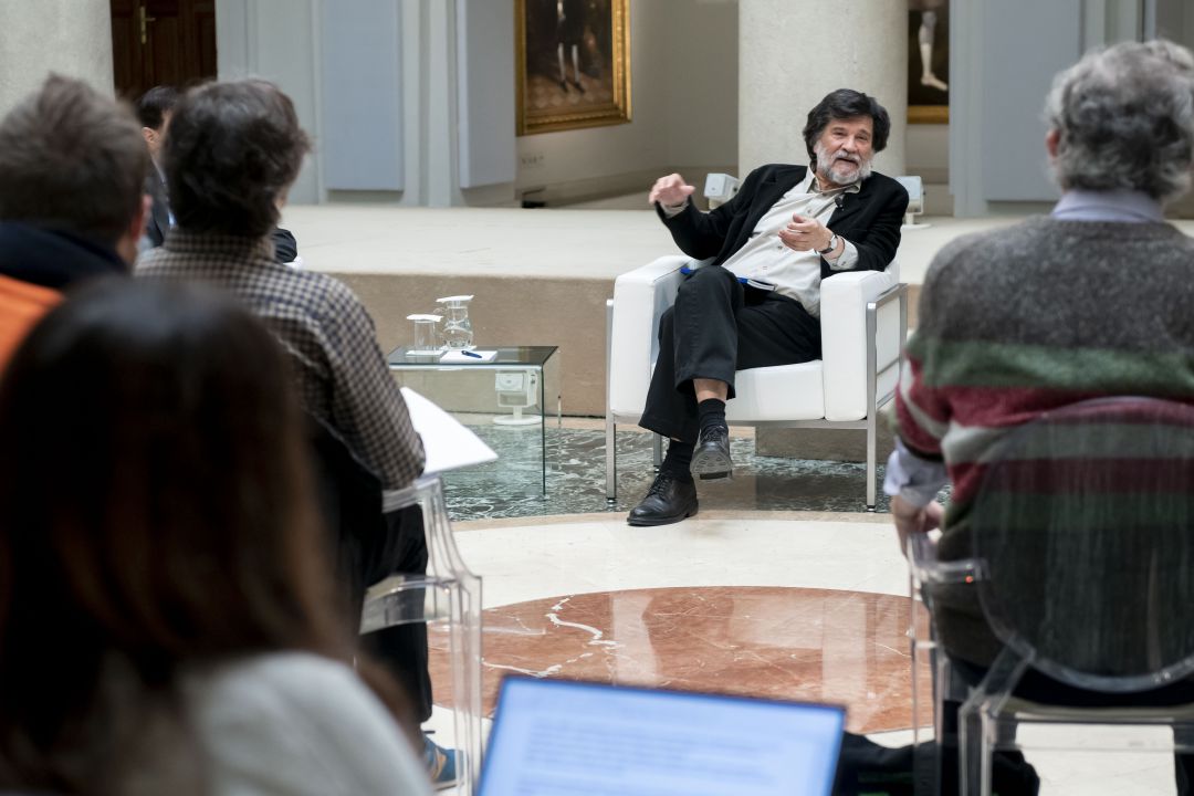 Victor Erice presentando Piedra Cielo dentro del programa de videocreación que comparten la Fundación BBVA y el Museo de Bellas Artes. Victor Erice presentando Piedra Cielo dentro del programa de videocreación que comparten la Fundación BBVA y el Museo de Bellas Artes.
