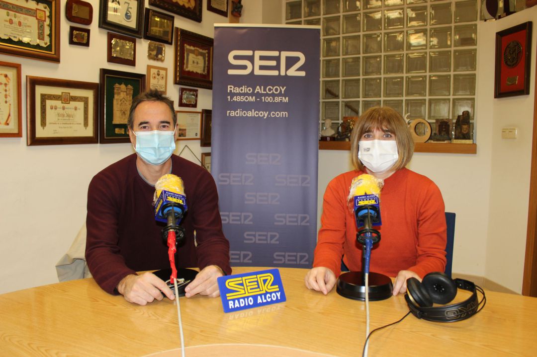Ignasi Grau y Palmira Torregrosa en el estudio central de Radio Alcoy Ignasi Grau y Palmira Torregrosa en el estudio central de Radio Alcoy
