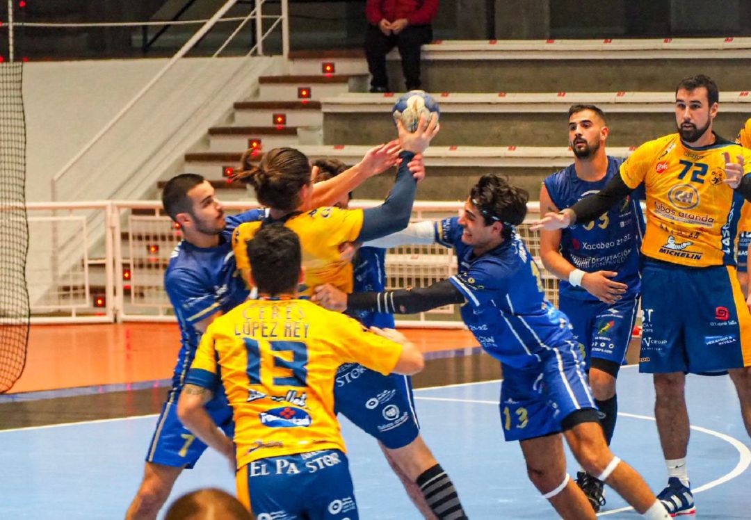 Acción de juego del duelo del Tubos Aranda en Pontevedra ante Teucro. Acción de juego del duelo del Tubos Aranda en Pontevedra ante Teucro.