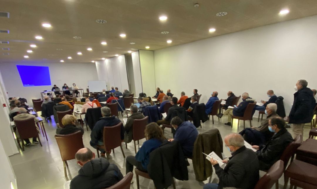 La asamblea contó con la presencia de alrededor de medio centenar de socios. La asamblea contó con la presencia de alrededor de medio centenar de socios.