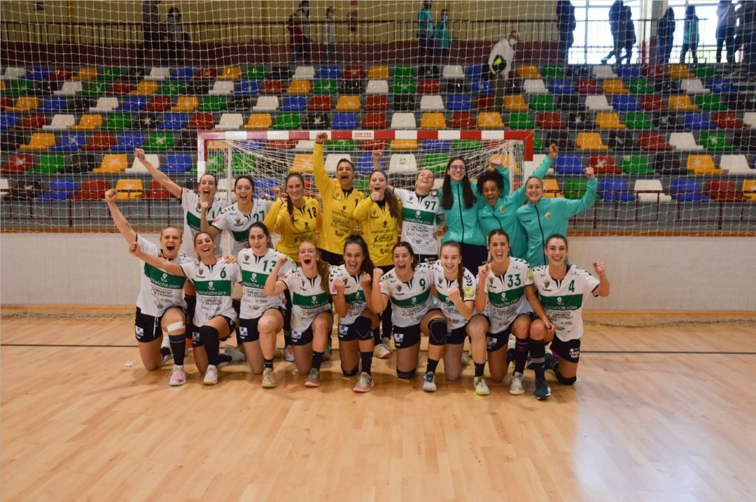 Las jugadoras del Elche celebran su clasificación en la European Cup Las jugadoras del Elche celebran su clasificación en la European Cup