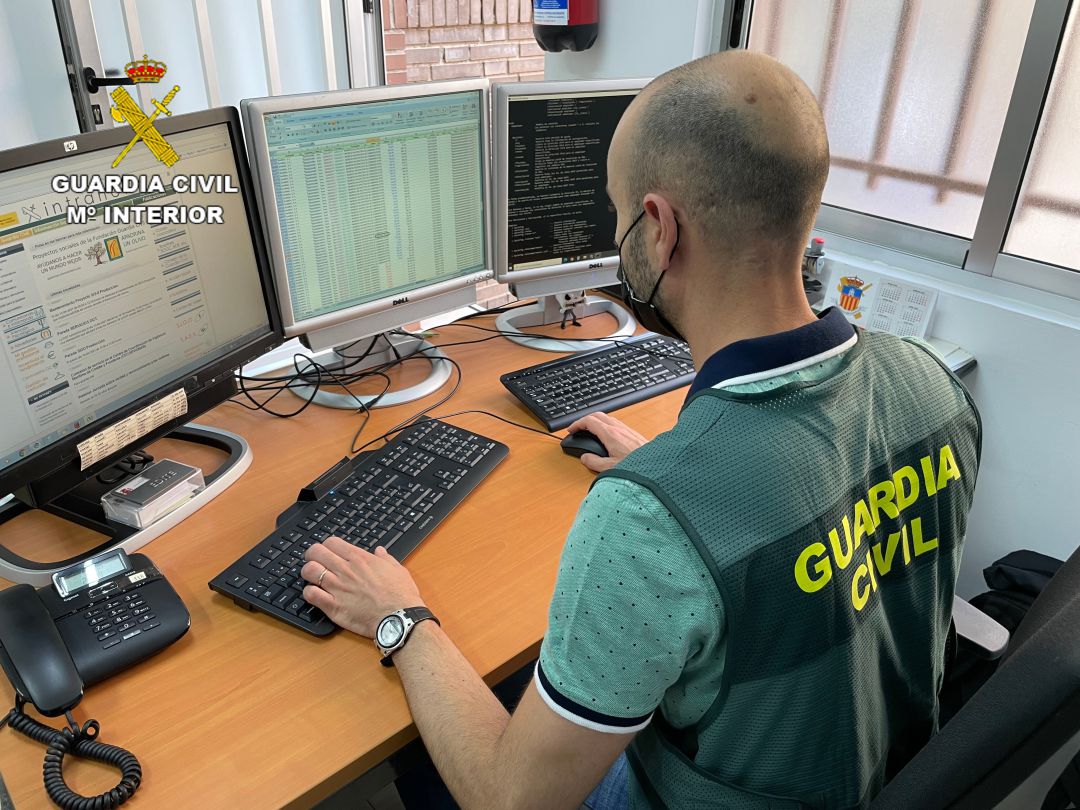 Agente de la Guardia Civil Agente de la Guardia Civil