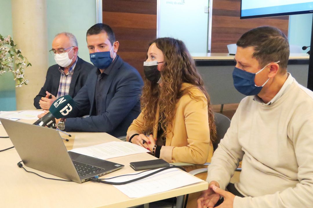 Un momento durante la presentación de los presupuestos de Sant Antoni Un momento durante la presentación de los presupuestos de Sant Antoni