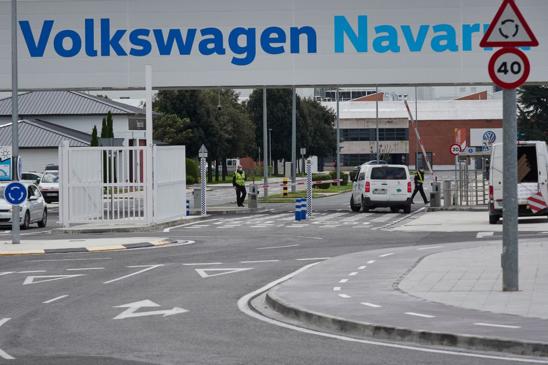 Vista de la puerta principal de la fábrica de Volkswagen Navara. Vista de la puerta principal de la fábrica de Volkswagen Navara.