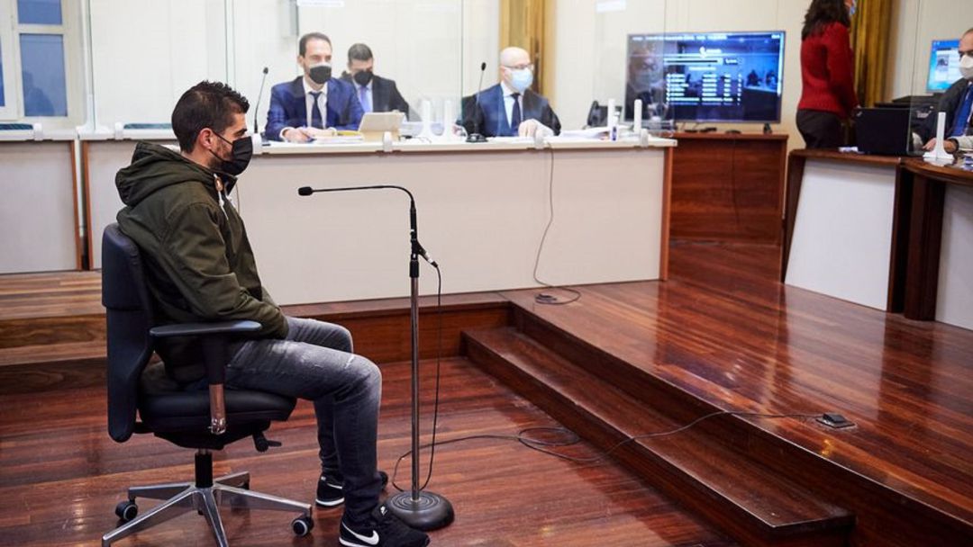 El acusado en un momento del juicio en la Audiencia Provincial. El acusado en un momento del juicio en la Audiencia Provincial.