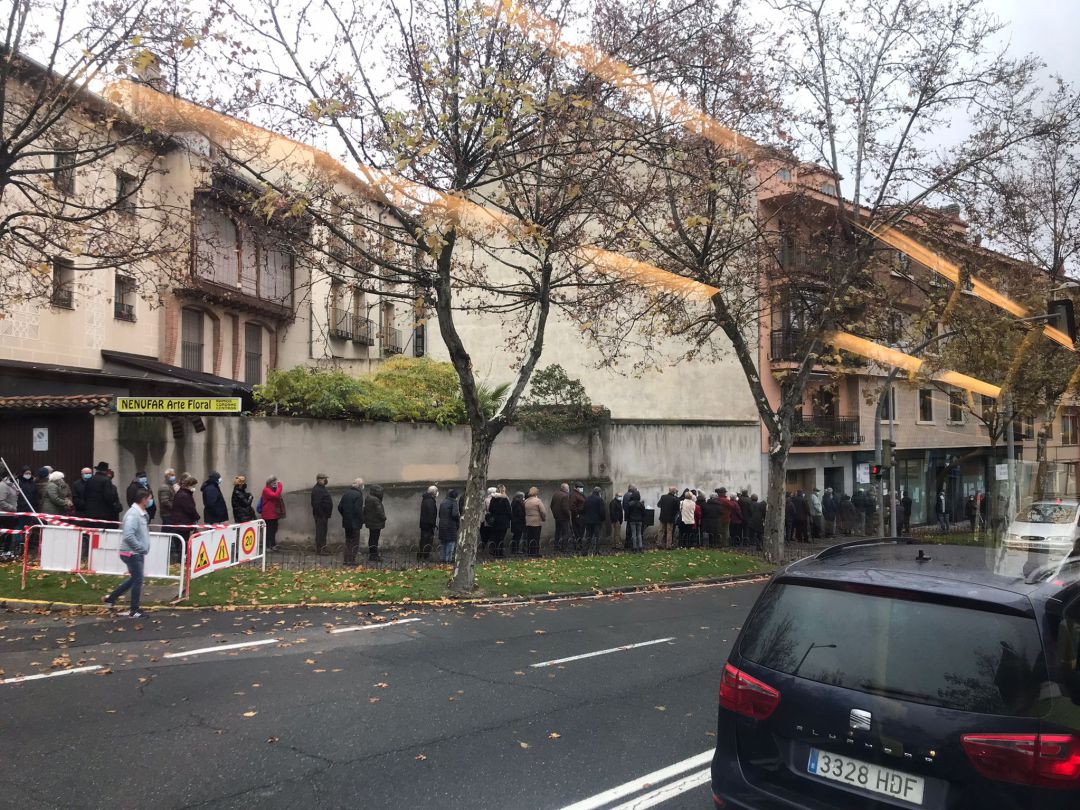 Colas en el punto de vacunación de la Avenida Padre Claret Colas en el punto de vacunación de la Avenida Padre Claret