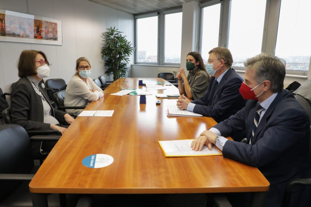Reunión celebrada este miércoles en Bruselas entre la DG para la Salud y la Seguridad Alimentaria Sandra Gallina, el president Puig y la consellera Mireia Mollà Reunión celebrada este miércoles en Bruselas entre la DG para la Salud y la Seguridad Alimentaria Sandra Gallina, el president Puig y la consellera Mireia Mollà