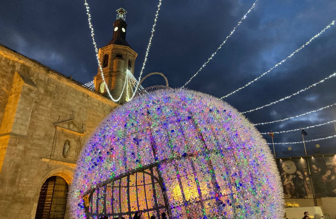 Imagen de archivo de uno de los adornos navideños de Valdepeñas (Ciudad Real), durante las navidades de 2020-2021 Imagen de archivo de uno de los adornos navideños de Valdepeñas (Ciudad Real), durante las navidades de 2020-2021