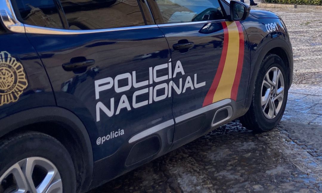 Imagen de archivo de coche patrulla de la Policía Nacional Imagen de archivo de coche patrulla de la Policía Nacional