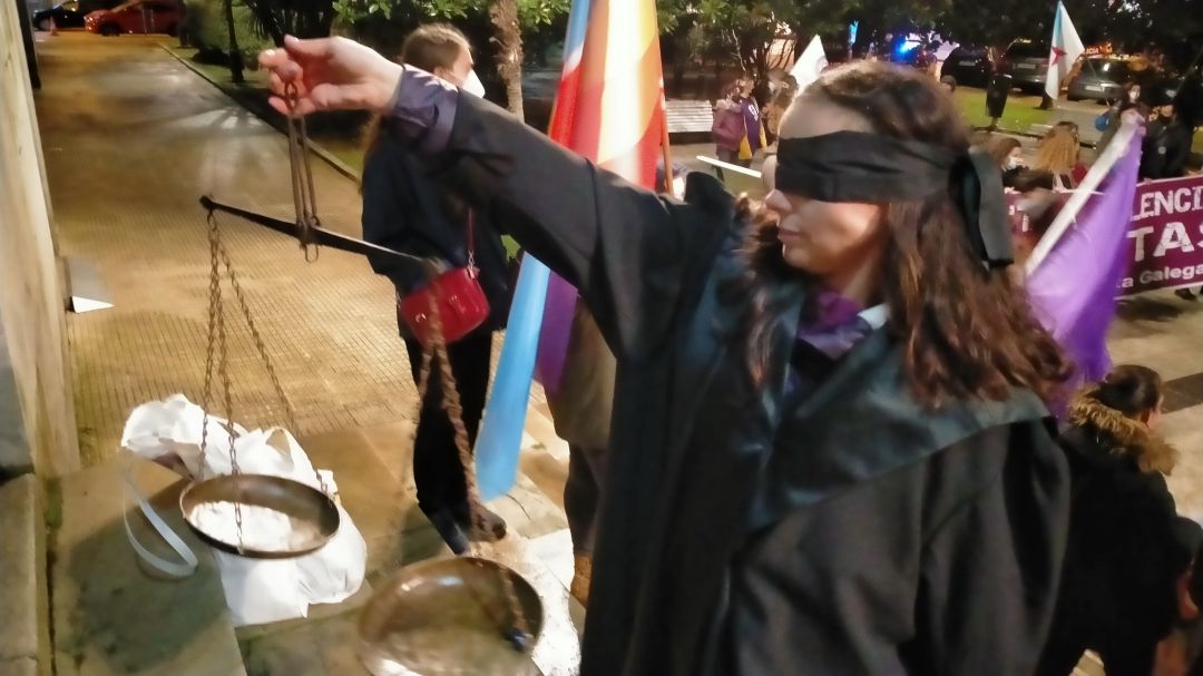 Movilización contra la violencia machista ante el Tribunal Superior de Xustiza Movilización contra la violencia machista ante el Tribunal Superior de Xustiza