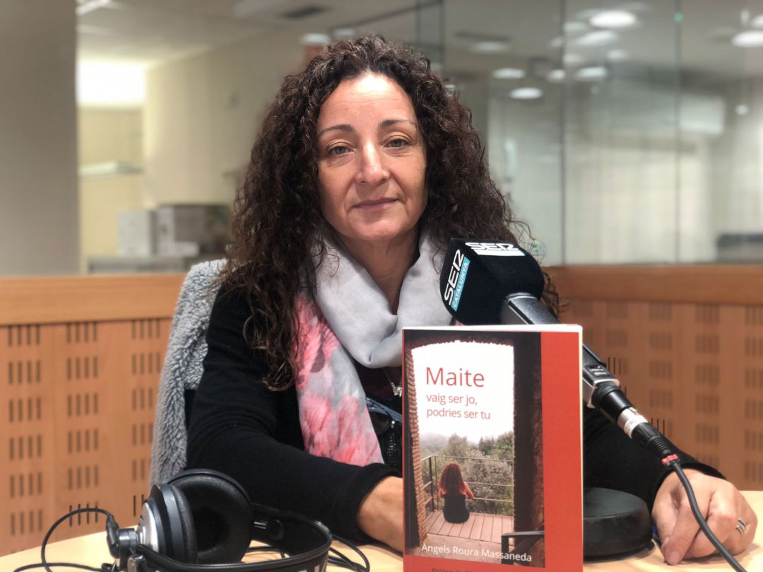 Àngels Roura a l'estudi 1 de Ràdio Girona Àngels Roura a l'estudi 1 de Ràdio Girona