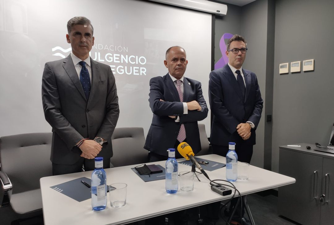 El acto se celebraba a las 20.00 horas con la presencia del gerente Francisco López, el presidente Fulgencio Meseguer y el director técnico David Hervás El acto se celebraba a las 20.00 horas con la presencia del gerente Francisco López, el presidente Fulgencio Meseguer y el director técnico David Hervás
