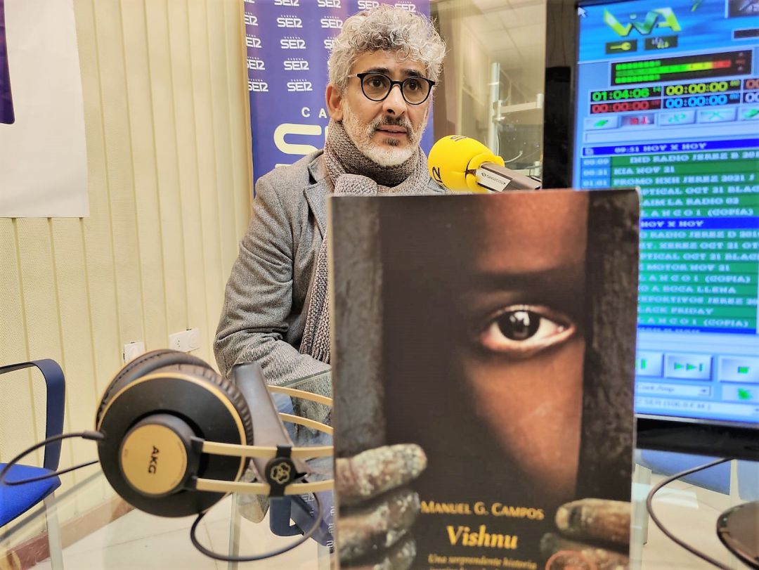 Manuel G. Campos, en los estudios de Radio Jerez presentado su libro Vishnu Manuel G. Campos, en los estudios de Radio Jerez presentado su libro Vishnu