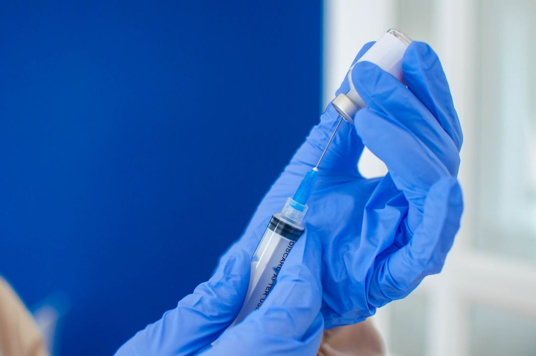 Salud administrará la tercera dosis de la vacuna contra el Covid al personal sanitario desde este viernes Salud administrará la tercera dosis de la vacuna contra el Covid al personal sanitario desde este viernes