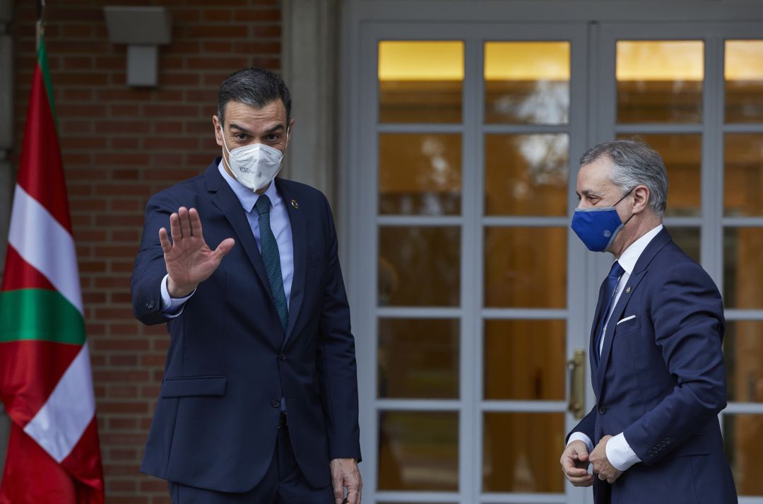 Reunión entre Pedro Sánchez e Iñigo Urkullu el 25 de enero de 2021 en la Moncloa. Reunión entre Pedro Sánchez e Iñigo Urkullu el 25 de enero de 2021 en la Moncloa.
