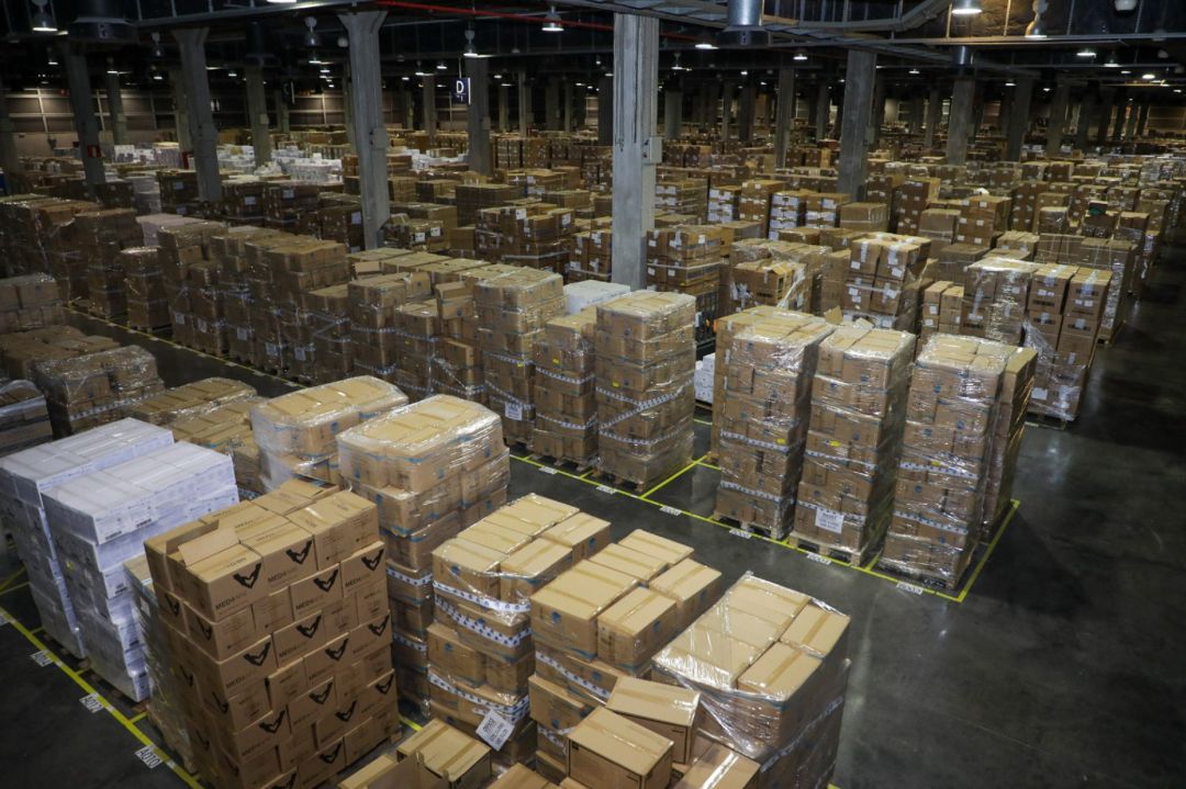 El almacén de productos sanitarios de la Generalitat ocupa 22.000 metros cuadrados de productos sanitarios. El almacén de productos sanitarios de la Generalitat ocupa 22.000 metros cuadrados de productos sanitarios.
