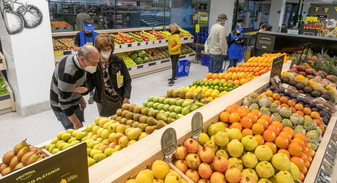 Frutería de un supermercado. Frutería de un supermercado.