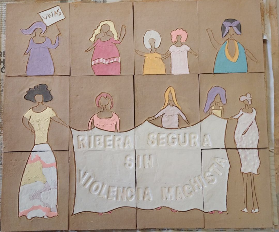 Primer montaje que formará parte del gran mural con doce azulejos Primer montaje que formará parte del gran mural con doce azulejos