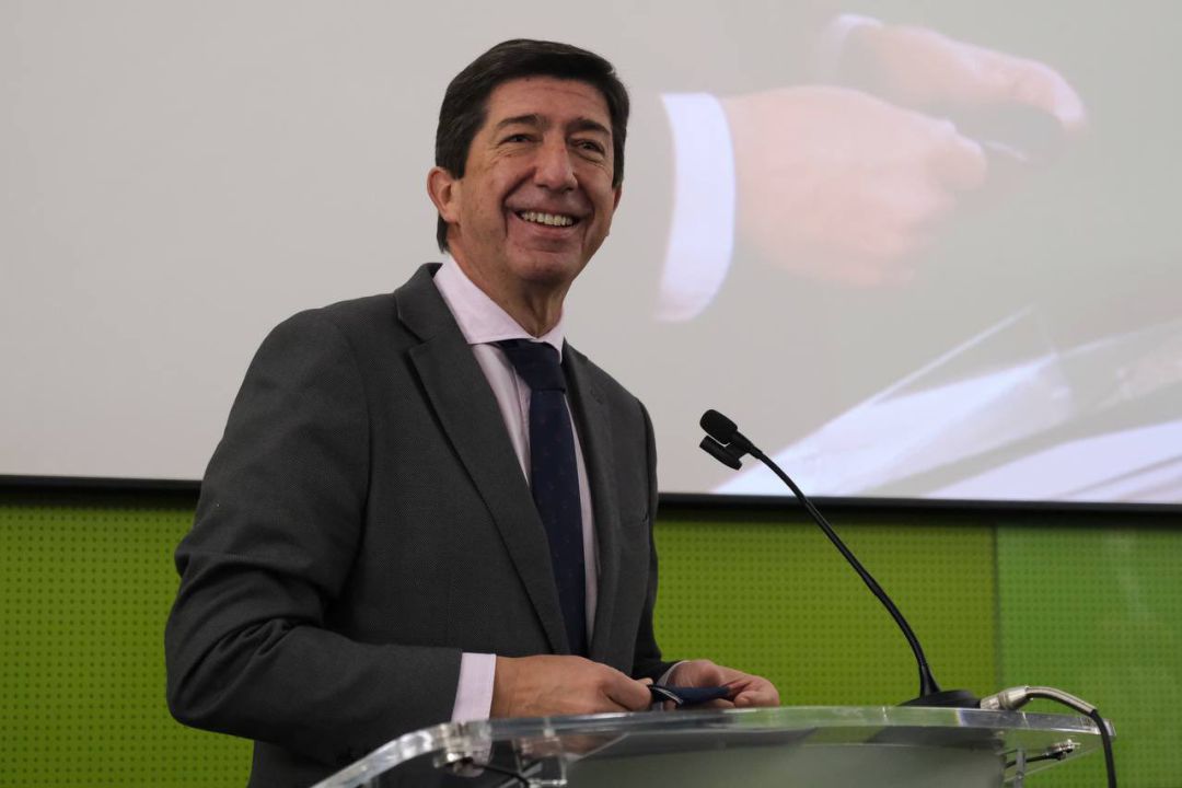 Juan Marín en la presentación de la Red de Centros de Formación Profesional del Olivar Juan Marín en la presentación de la Red de Centros de Formación Profesional del Olivar