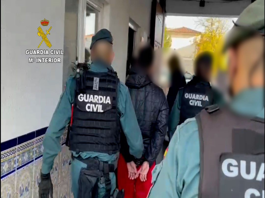 La Guardia Civil desmantela un importante punto de venta de cocaína en Torrijos La Guardia Civil desmantela un importante punto de venta de cocaína en Torrijos