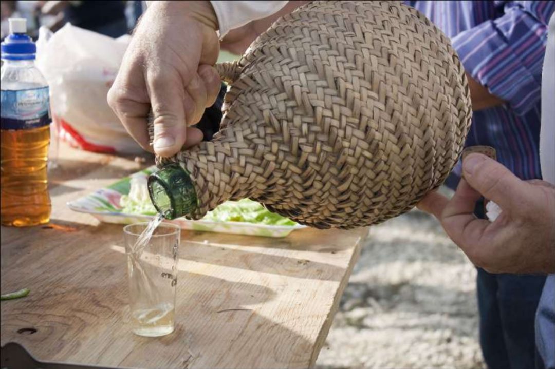 Degustación de mosto en la barriada Las Tablas. Degustación de mosto en la barriada Las Tablas.