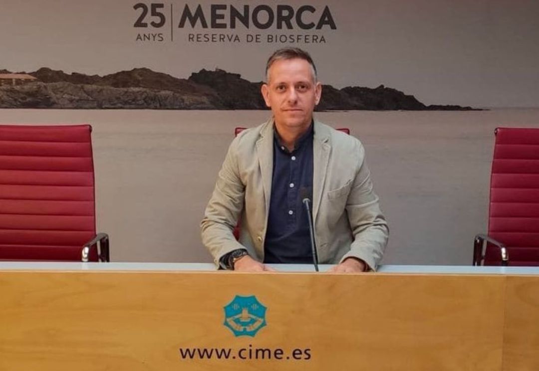 El conseller de Ciudadanos Eugenio Ayuso s'ha mostrat molt crític amb la postura del PP davant la comissió de la Llei de Reserva de Biosfera. El conseller de Ciudadanos Eugenio Ayuso s'ha mostrat molt crític amb la postura del PP davant la comissió de la Llei de Reserva de Biosfera.