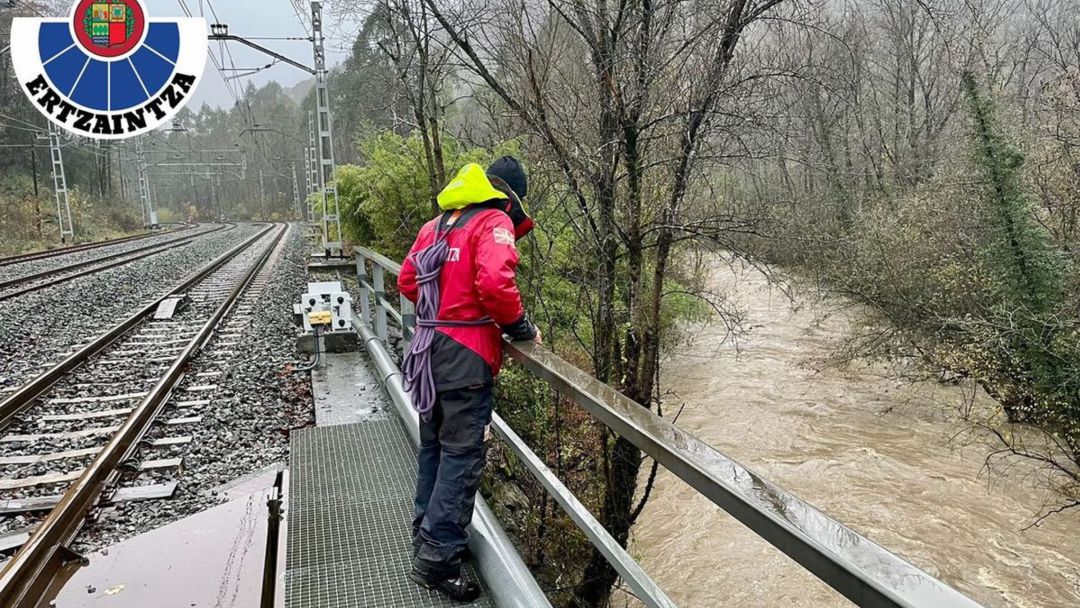 Rio Carranza que arrastró al jóven desaparecido. Rio Carranza que arrastró al jóven desaparecido.