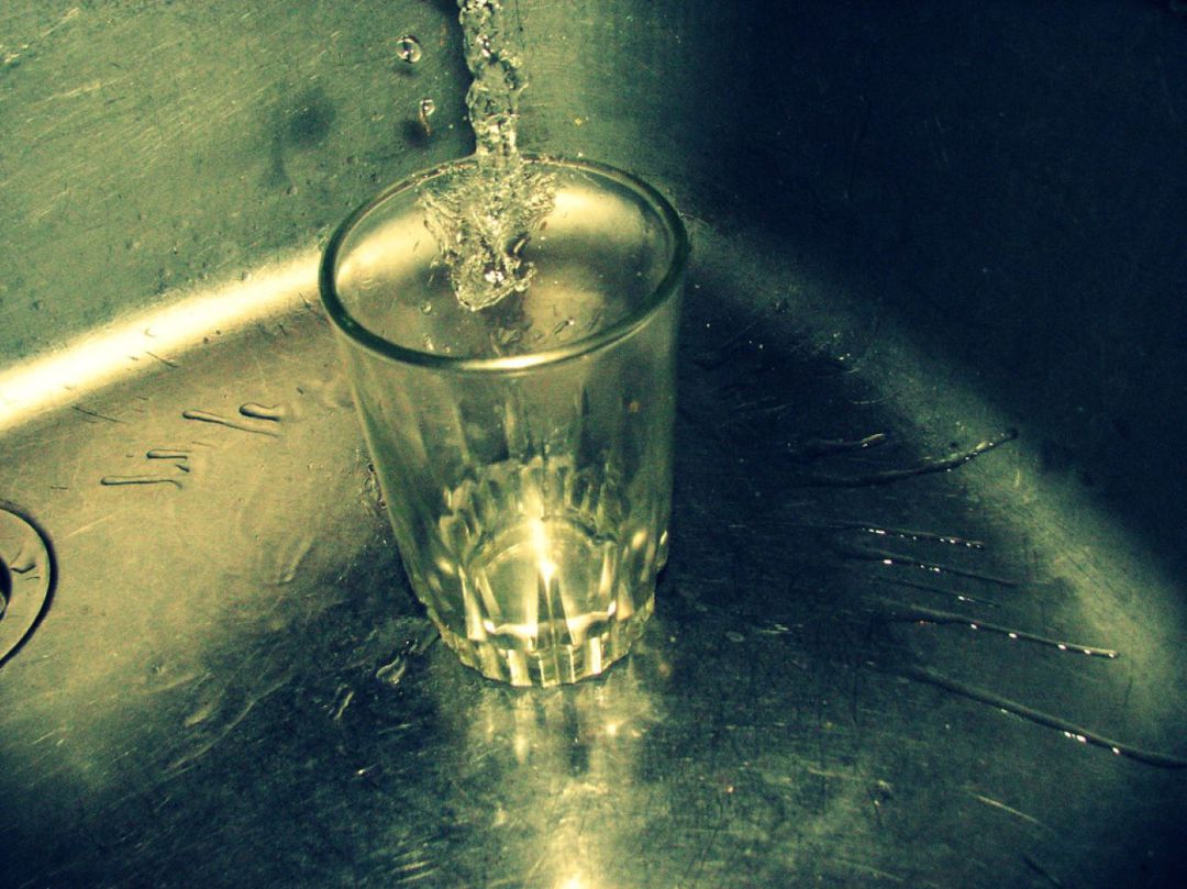 Moitos veciños teñen falta de acceso a auga potable Moitos veciños teñen falta de acceso a auga potable