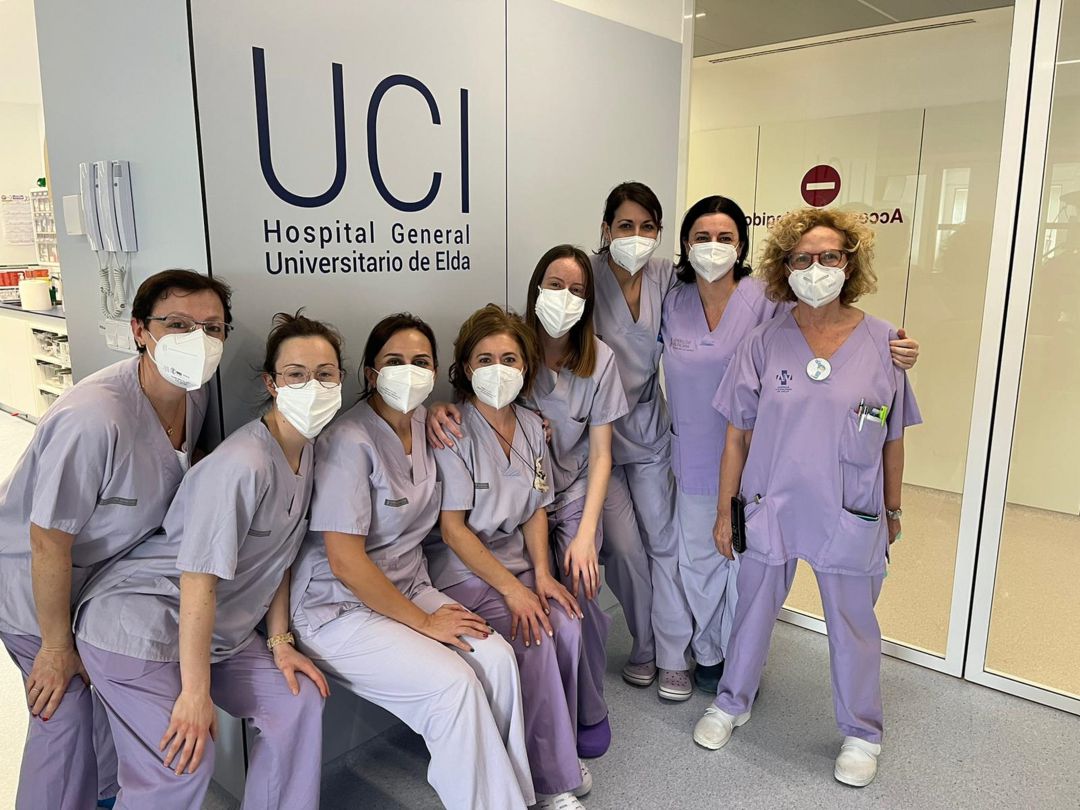 Parte del equipo de UCI del Hospital Elda Parte del equipo de UCI del Hospital Elda