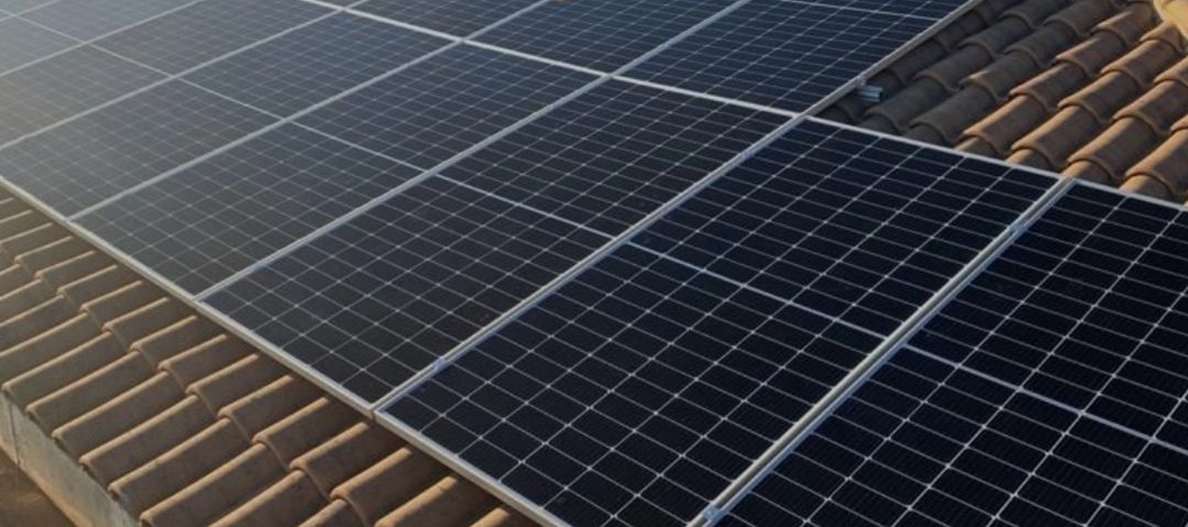 Sax instala placas solares en los edificios municipales Sax instala placas solares en los edificios municipales