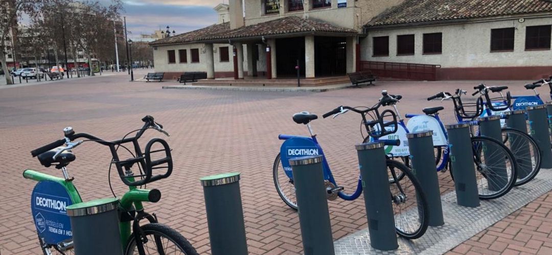 El punto de préstamo junto al Recinto Ferial El punto de préstamo junto al Recinto Ferial
