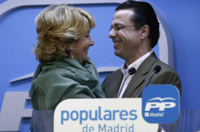 La presidenta del PP en Madrid, Esperanza Aguirre, durante la rueda de prensa junto a Javier Fernández-Lasquetty