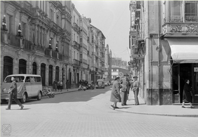La esquina de General Álava en la calle Dato. A la izquierda la ubicación del actual banco BBVA