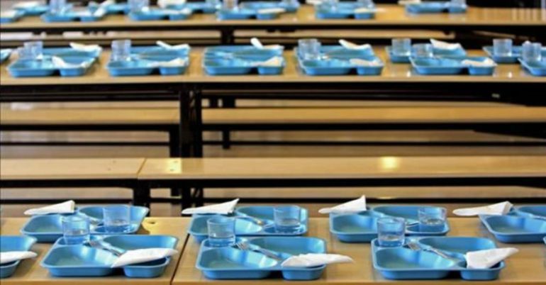 Dejan a 52 niños sin beca de comedor | Radio Valencia | Cadena SER Dejan a 52 niños sin beca de comedor | Radio Valencia | Cadena SER