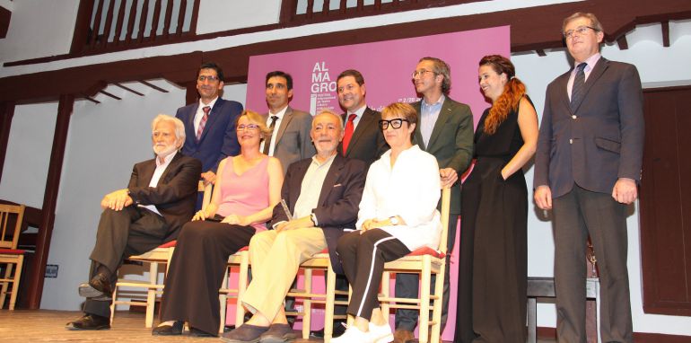 Foto de familia en la inauguración del Festival de Teatro Clásico de Almagro