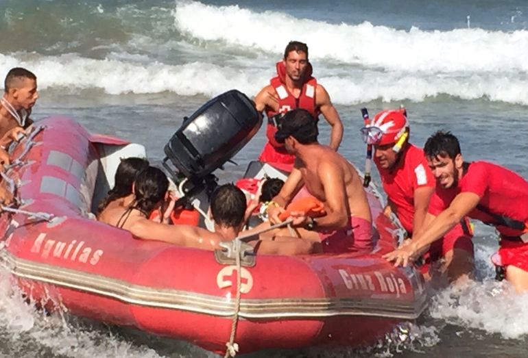 Cruz Roja Águilas rescató a 18 personas este fin de semana | radio_murcia |  Actualidad | Cadena SER